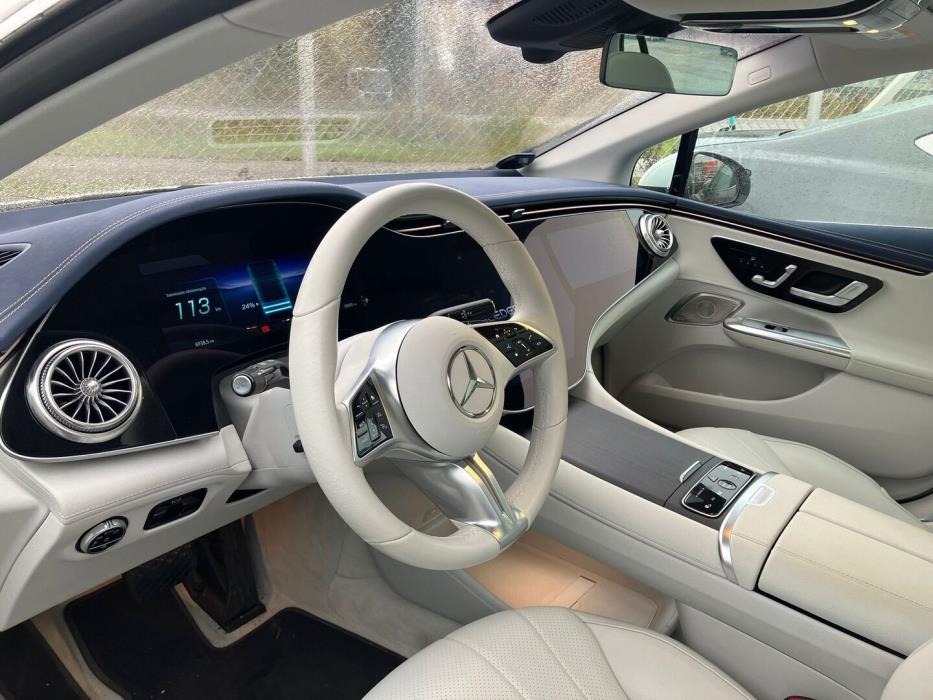 MERCEDES-BENZ EQE 2022