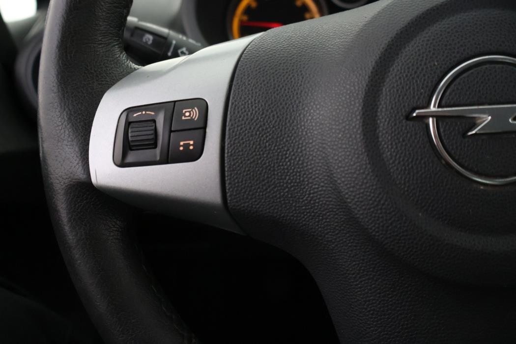 OPEL Corsa 2012