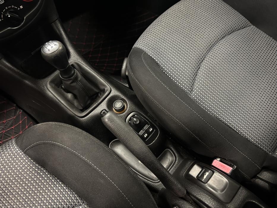 PEUGEOT 206 2005