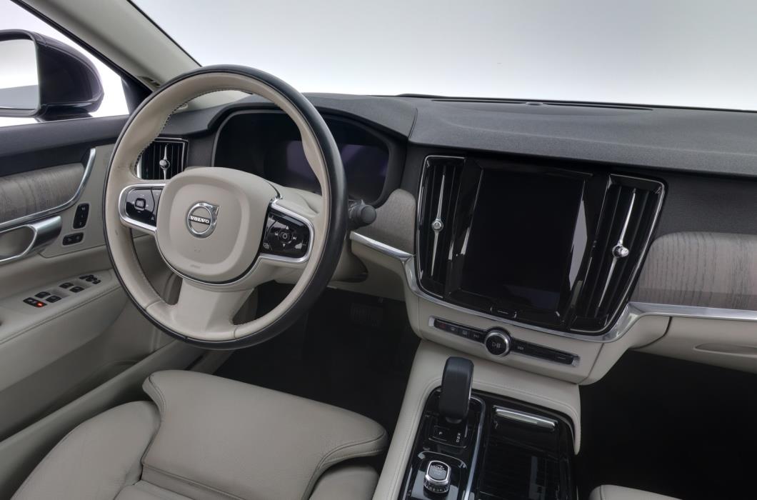 VOLVO S90 2023