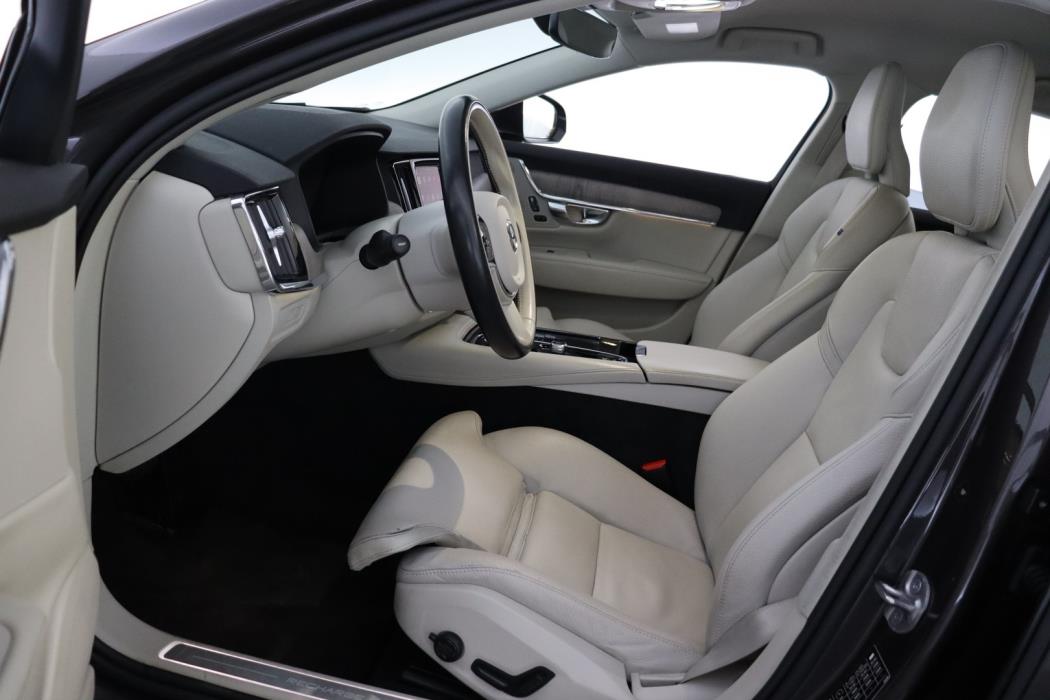 VOLVO S90 2023