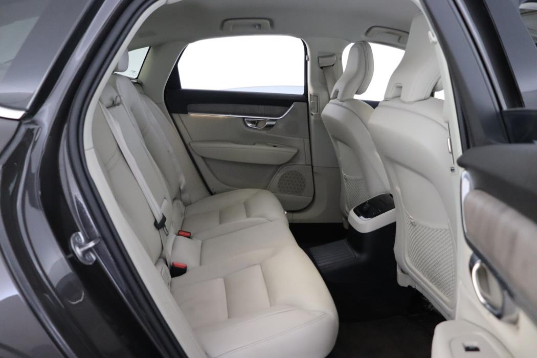 VOLVO S90 2023