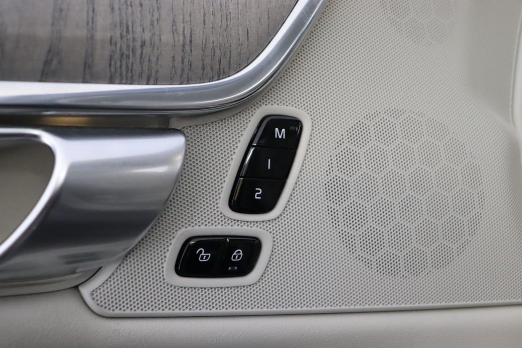 VOLVO S90 2023