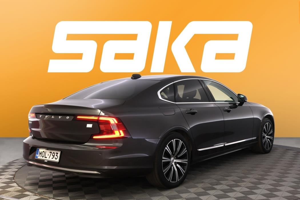 VOLVO S90 2023