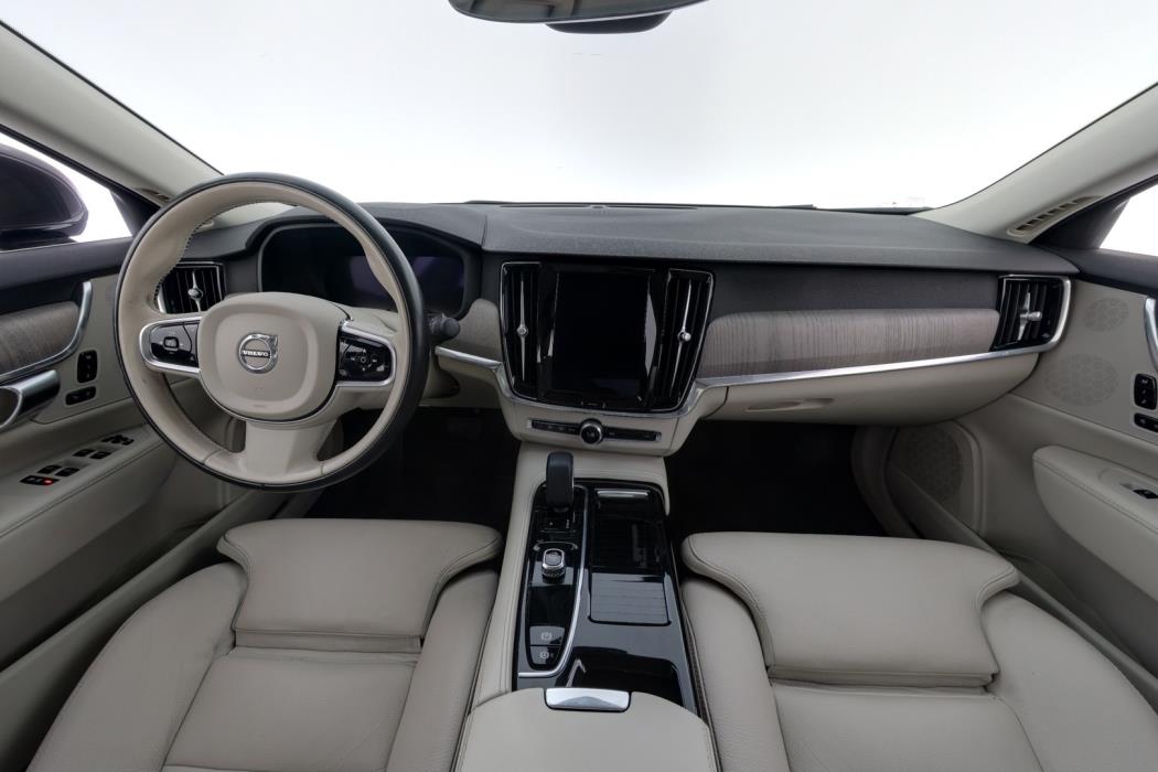 VOLVO S90 2023