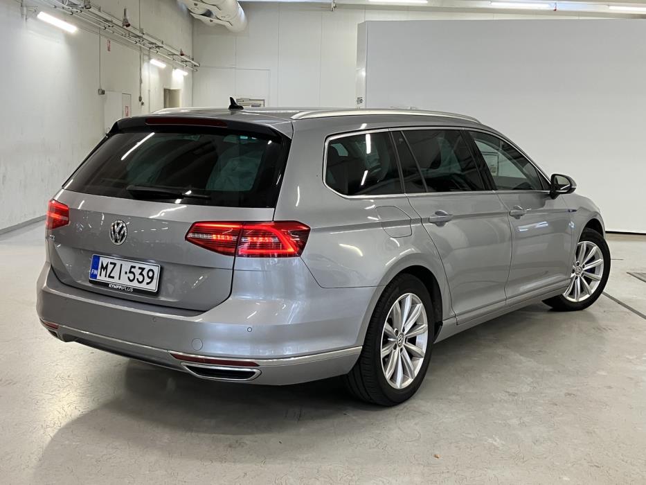 VOLKSWAGEN Passat 2018