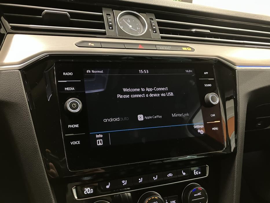 VOLKSWAGEN Passat 2018