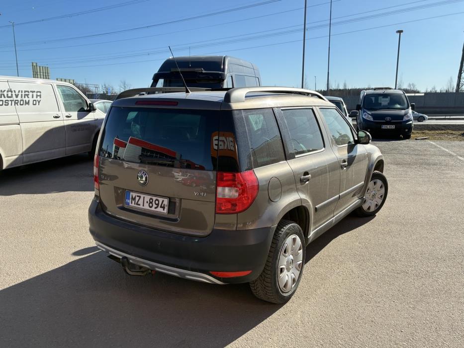 SKODA Yeti 2011