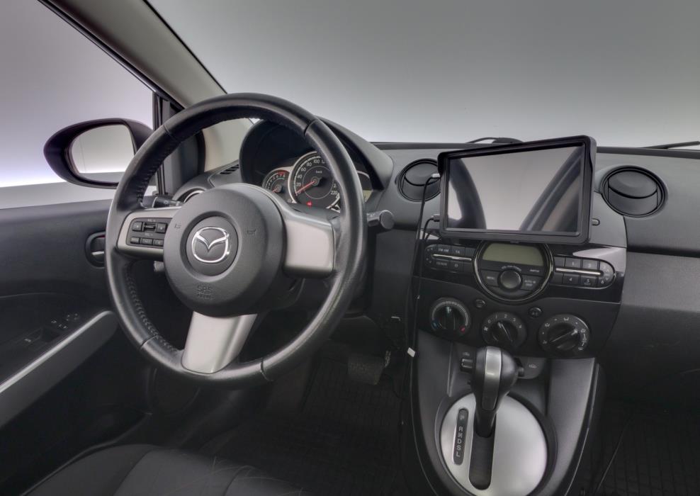 MAZDA 2 2012