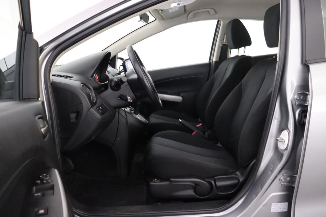 MAZDA 2 2012