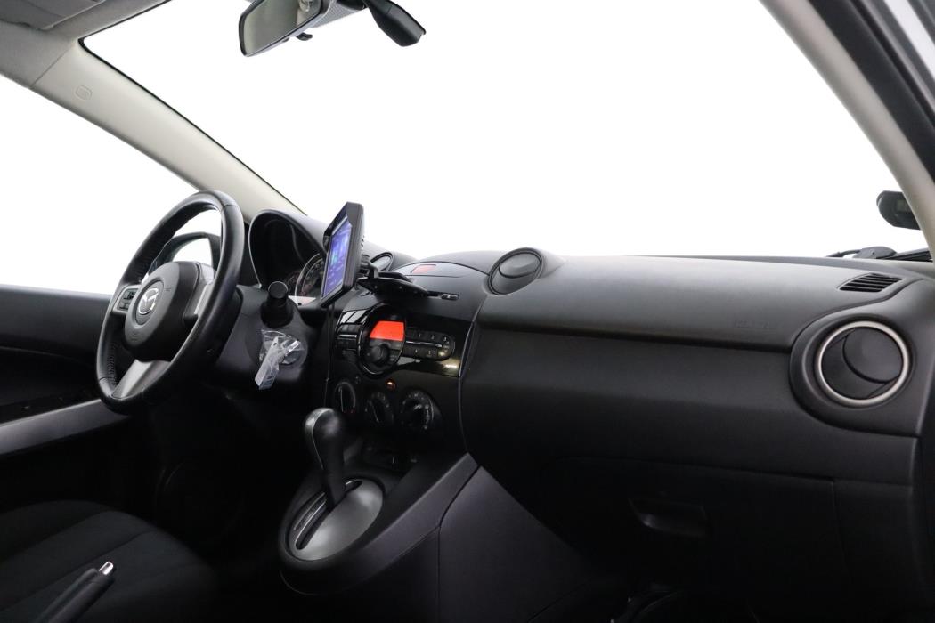 MAZDA 2 2012