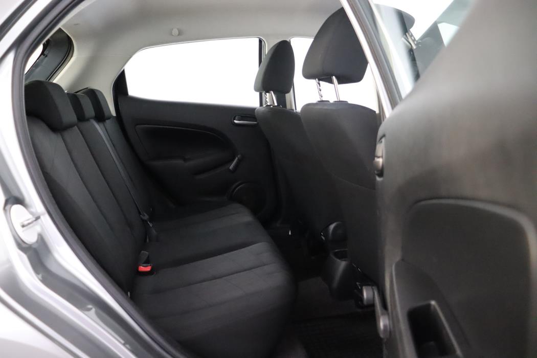MAZDA 2 2012