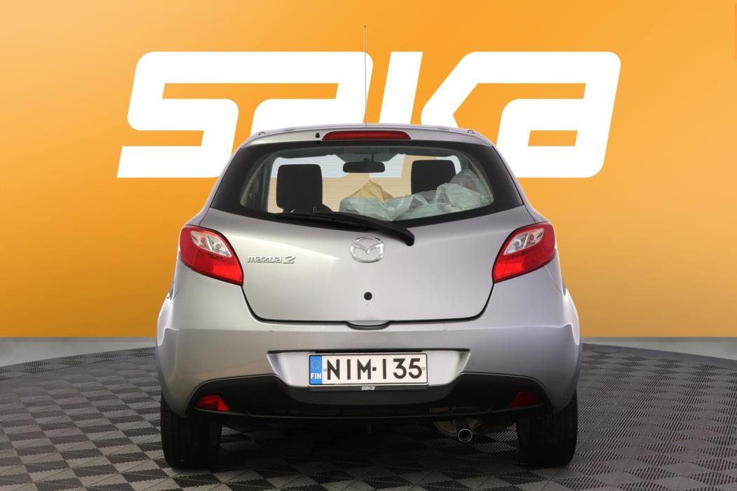 MAZDA 2 2012