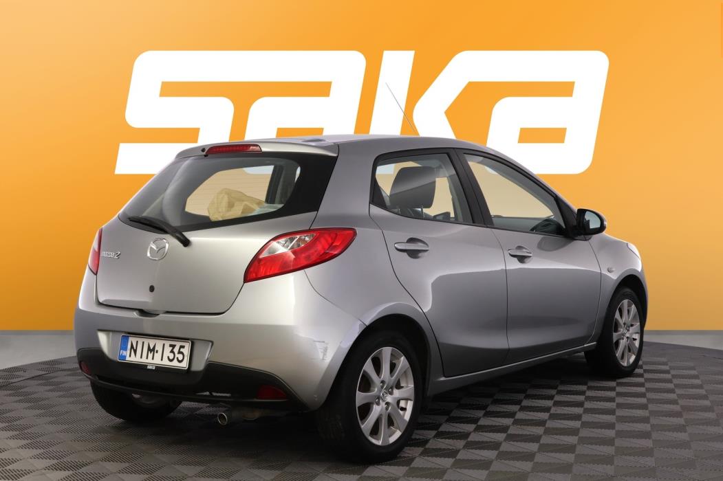 MAZDA 2 2012