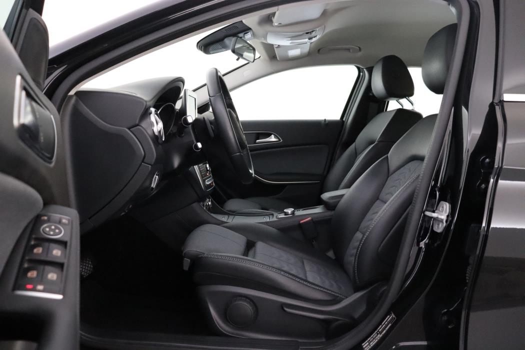 MERCEDES-BENZ GLA 2018