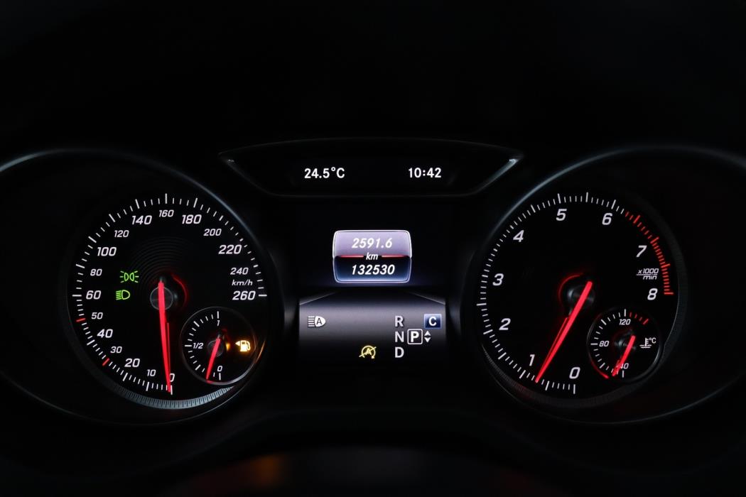 MERCEDES-BENZ GLA 2018