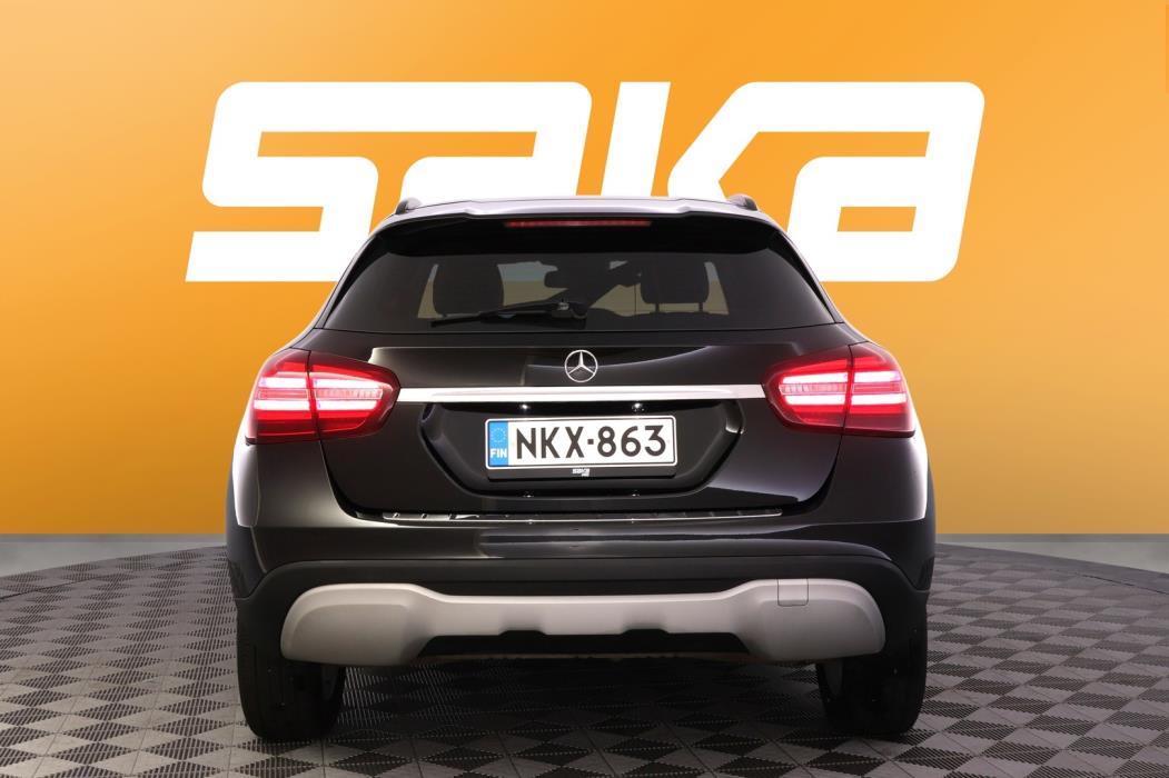 MERCEDES-BENZ GLA 2018