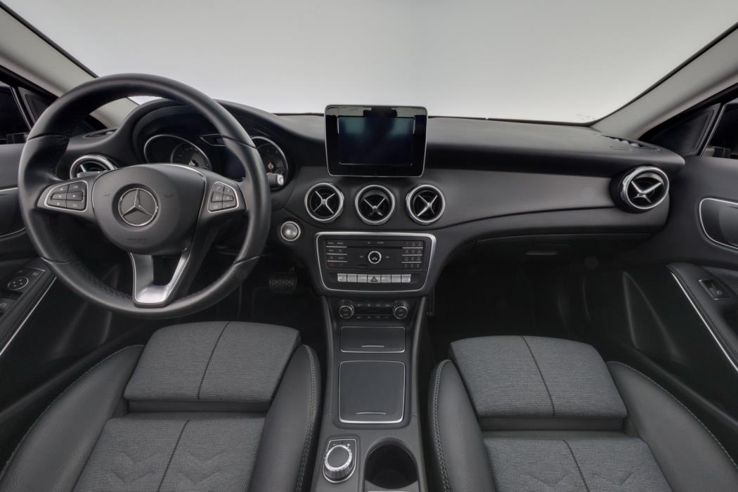 MERCEDES-BENZ GLA 2018