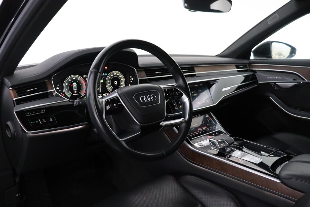 AUDI A8 2021