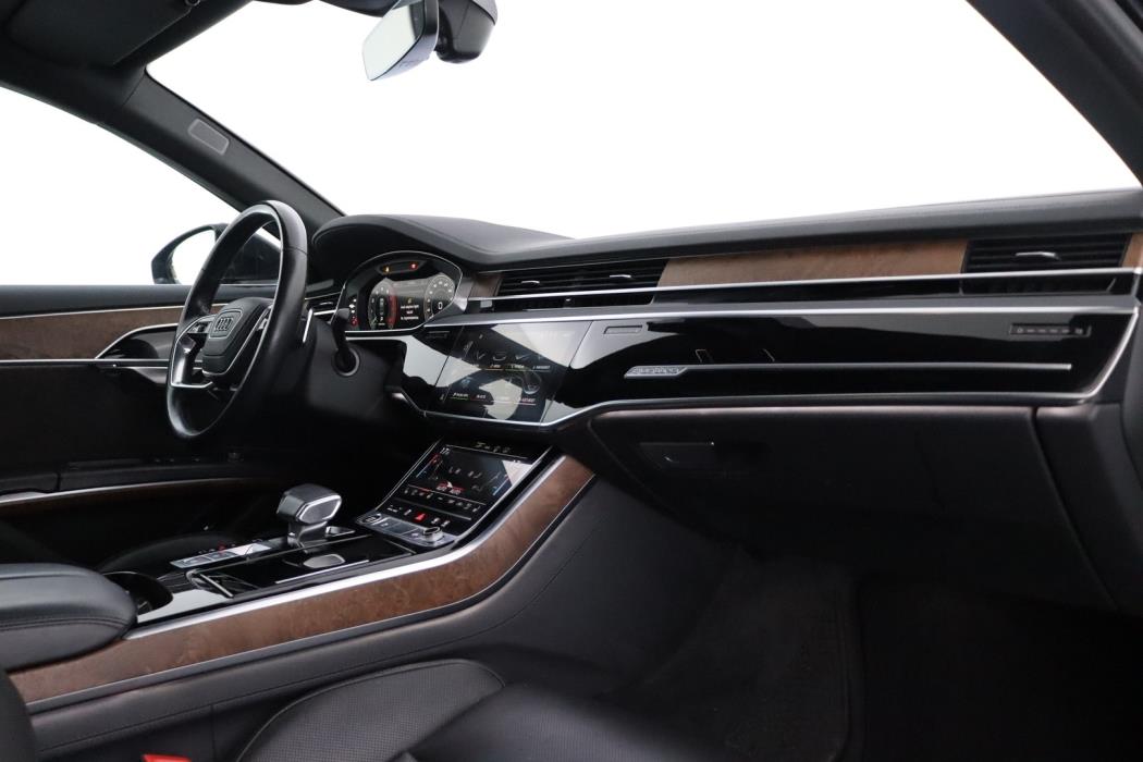 AUDI A8 2021