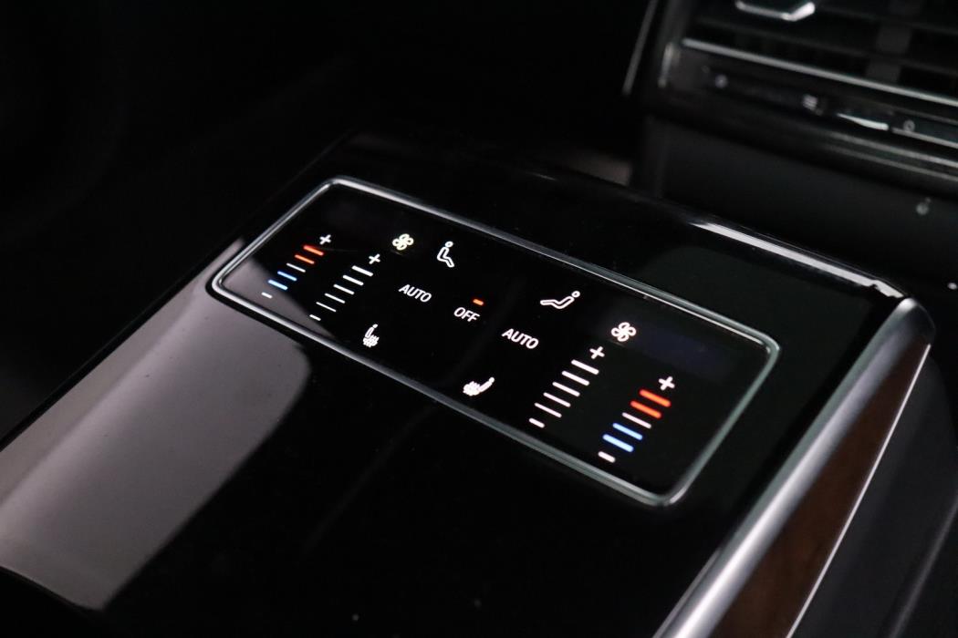 AUDI A8 2021