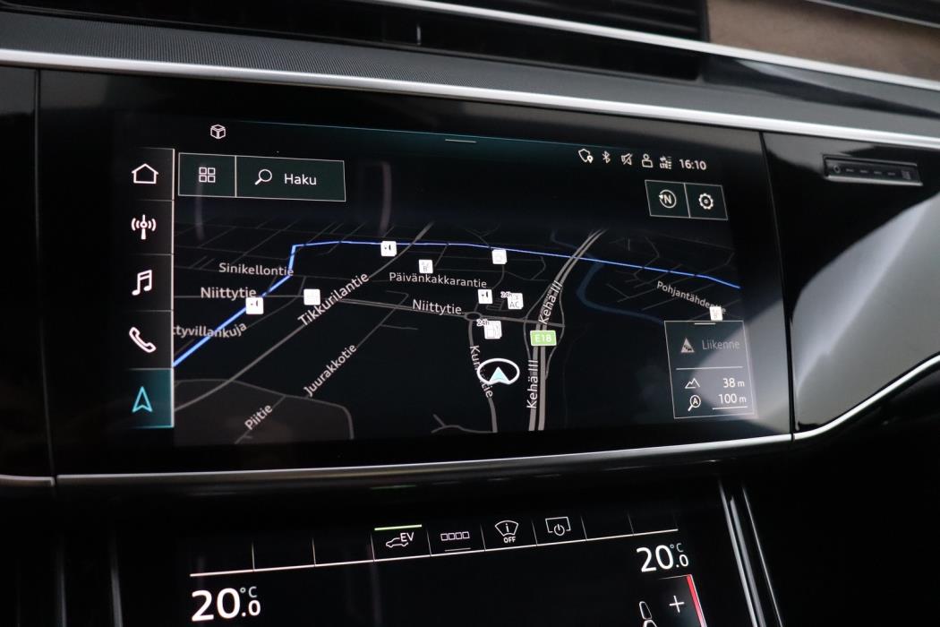 AUDI A8 2021