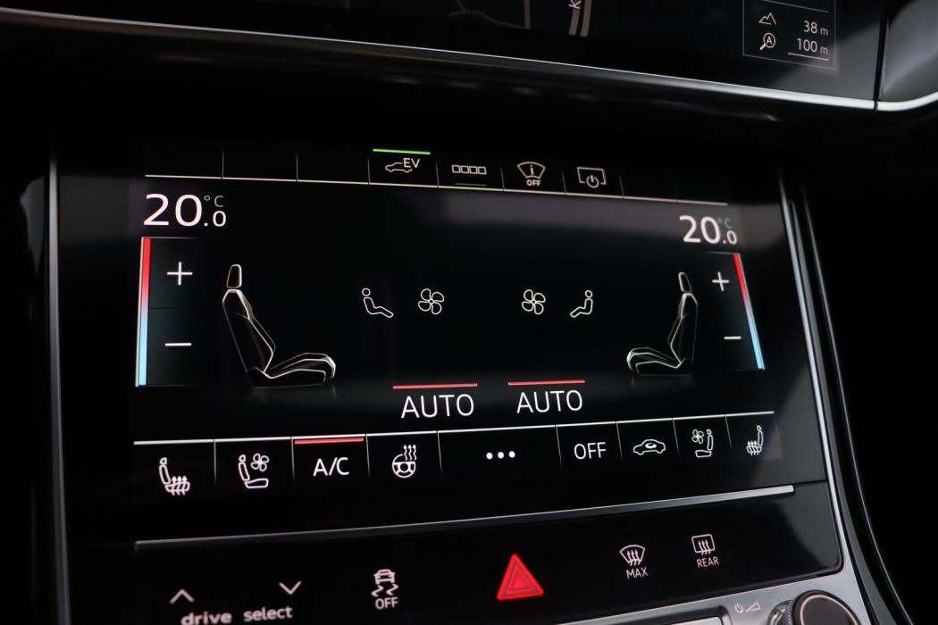 AUDI A8 2021