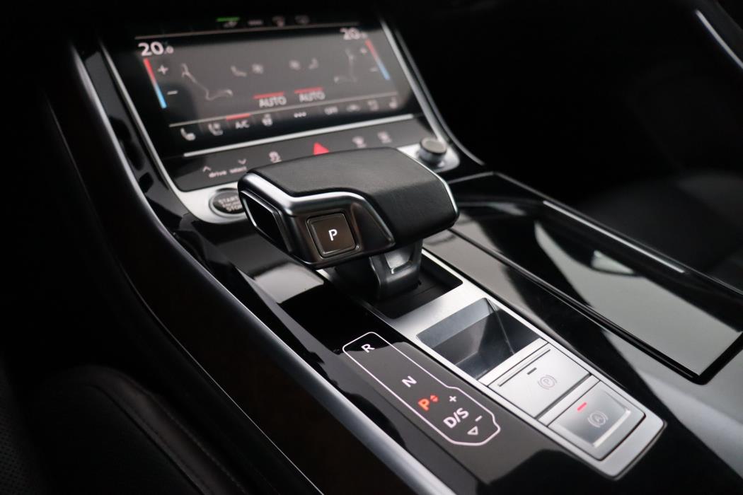AUDI A8 2021