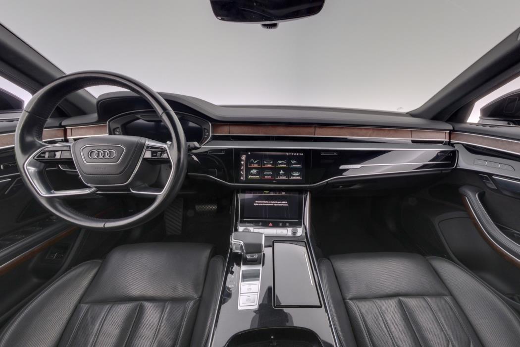AUDI A8 2021