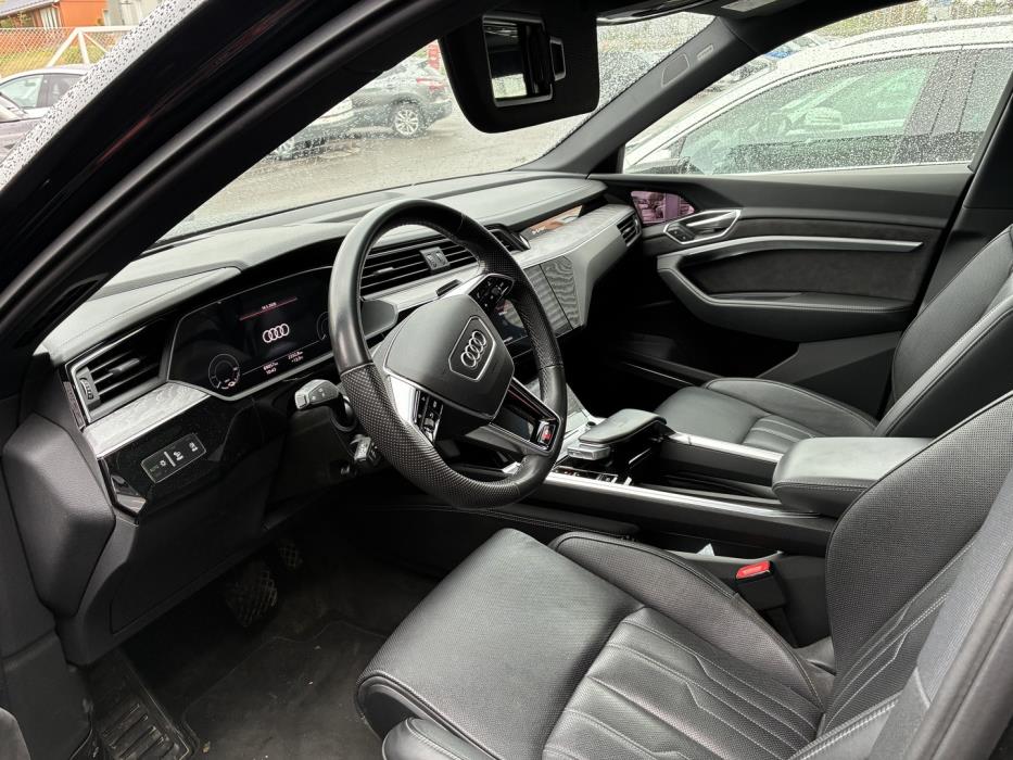 AUDI e-tron 2021