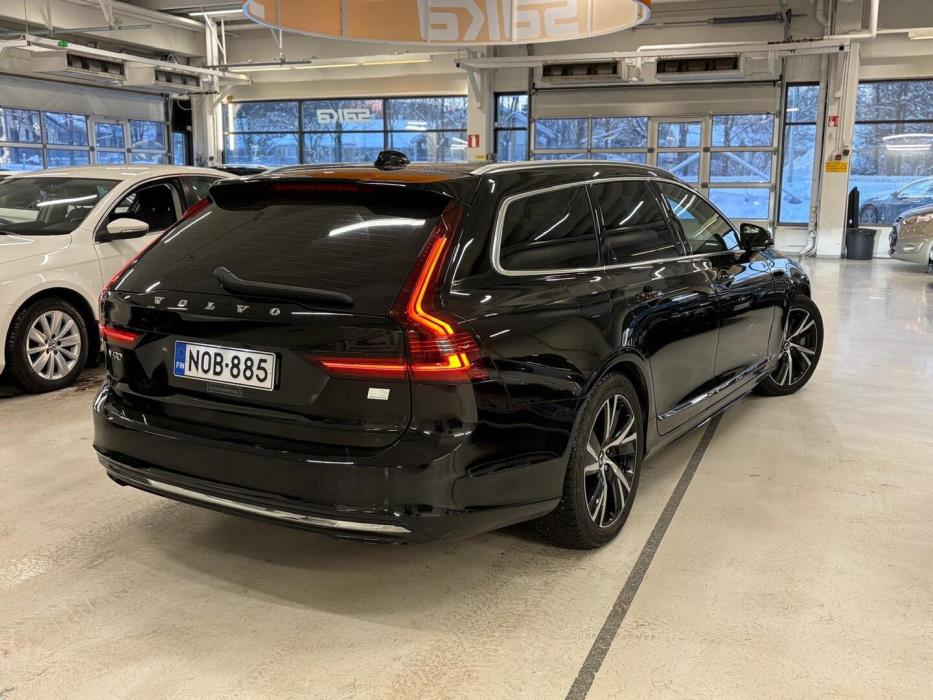 VOLVO V90 2022