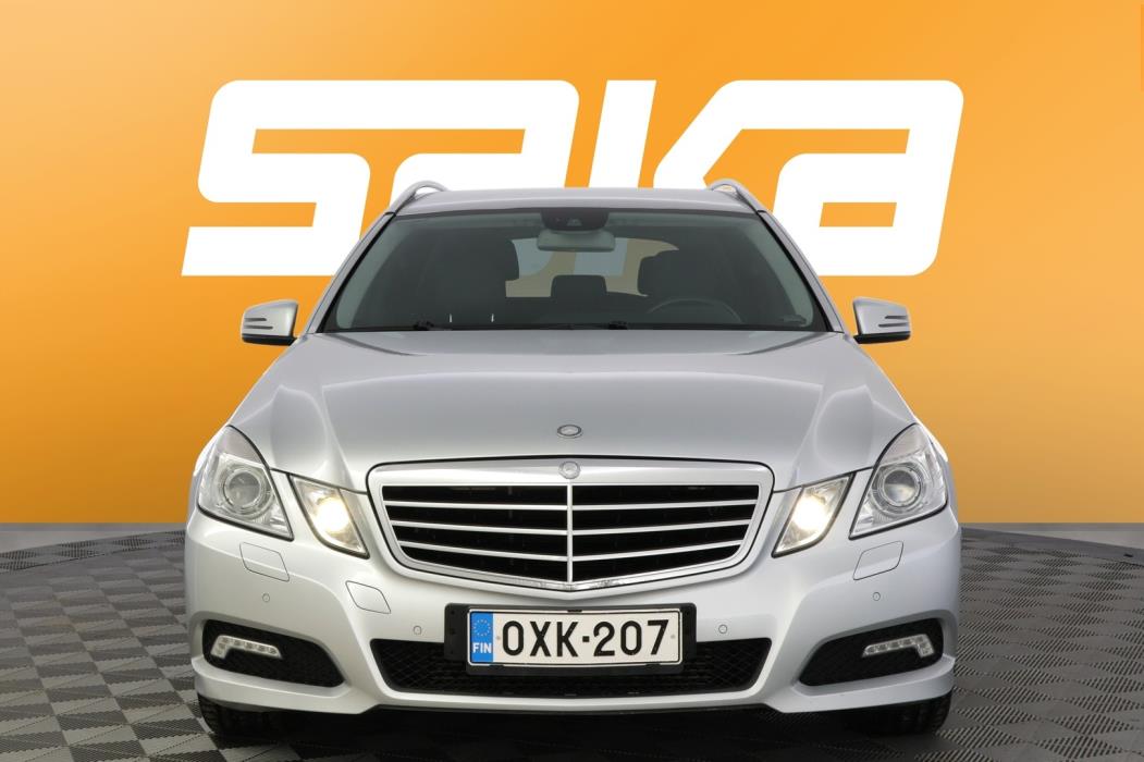 MERCEDES-BENZ E 2010