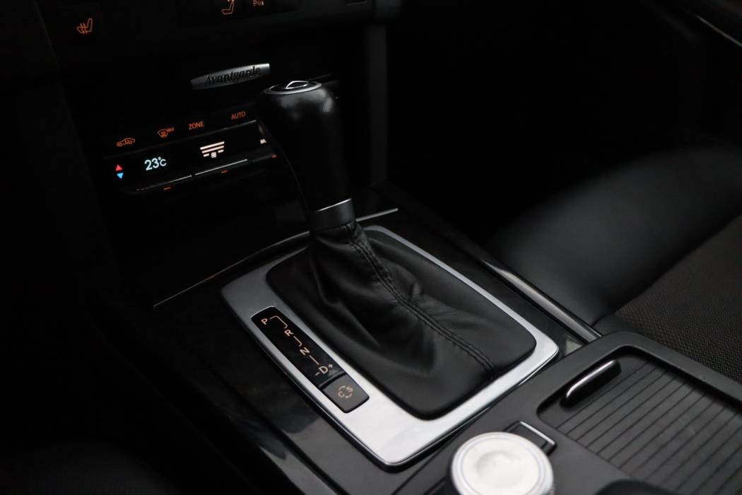 MERCEDES-BENZ E 2010