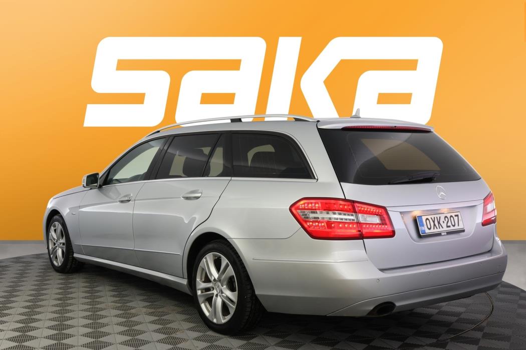 MERCEDES-BENZ E 2010