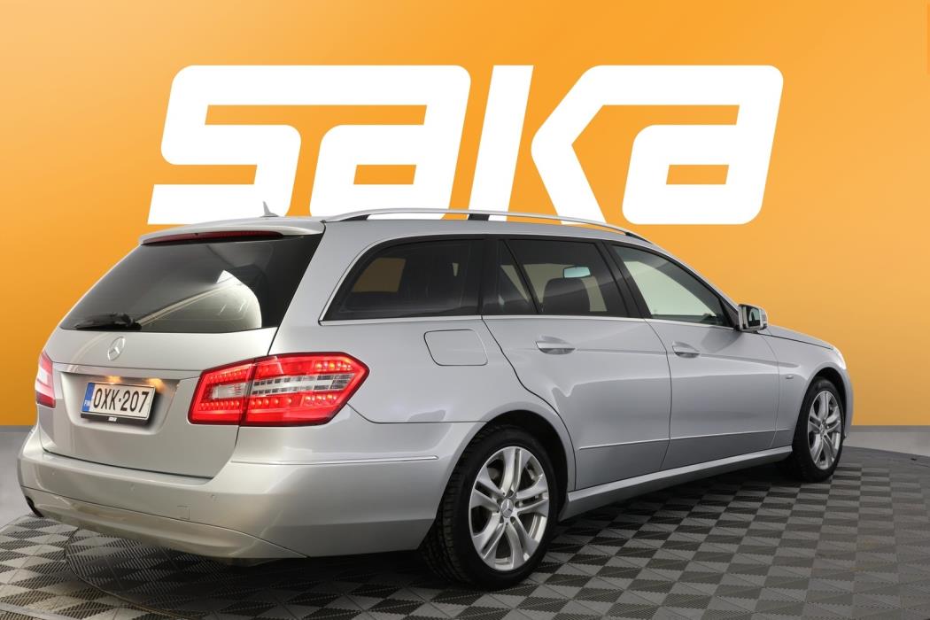 MERCEDES-BENZ E 2010