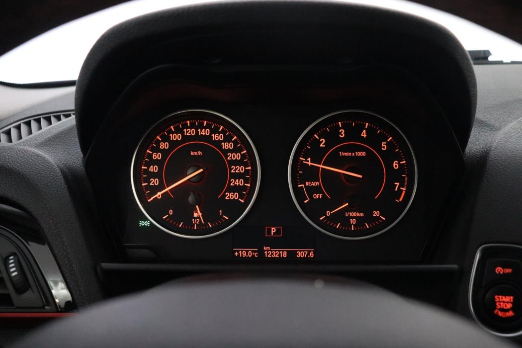 BMW 118 2016