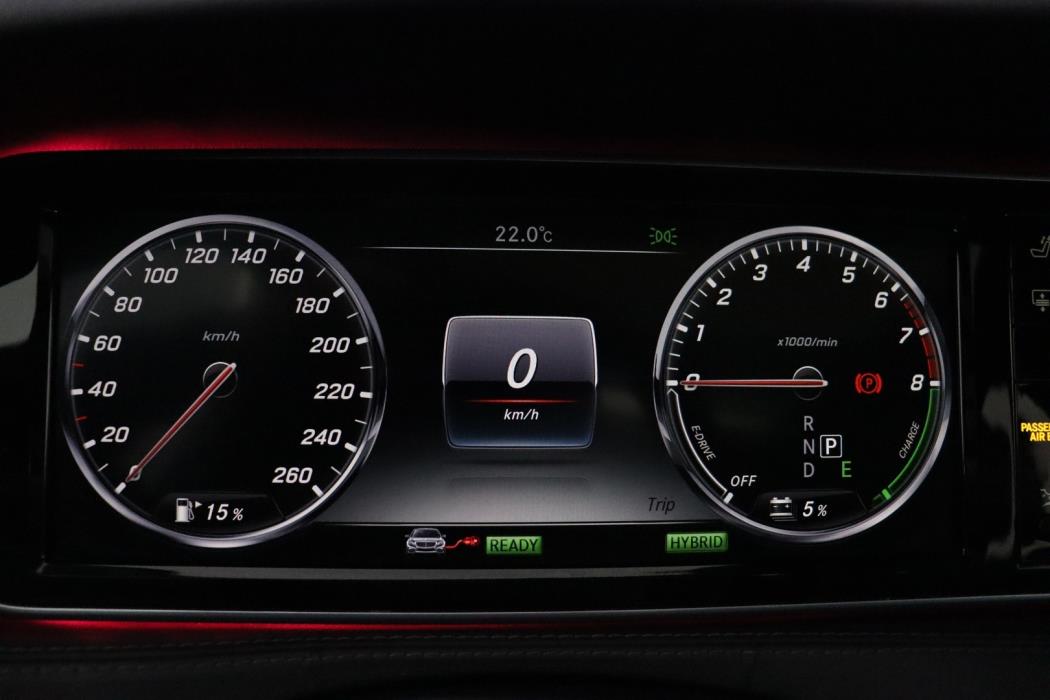 MERCEDES-BENZ S 2015