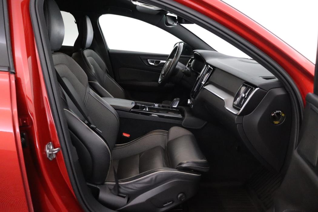VOLVO V60 2021