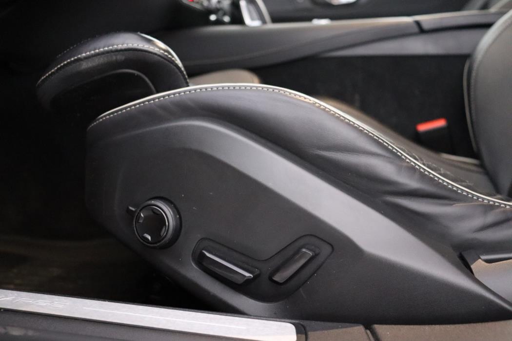 VOLVO V60 2021