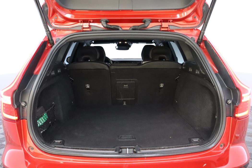 VOLVO V60 2021
