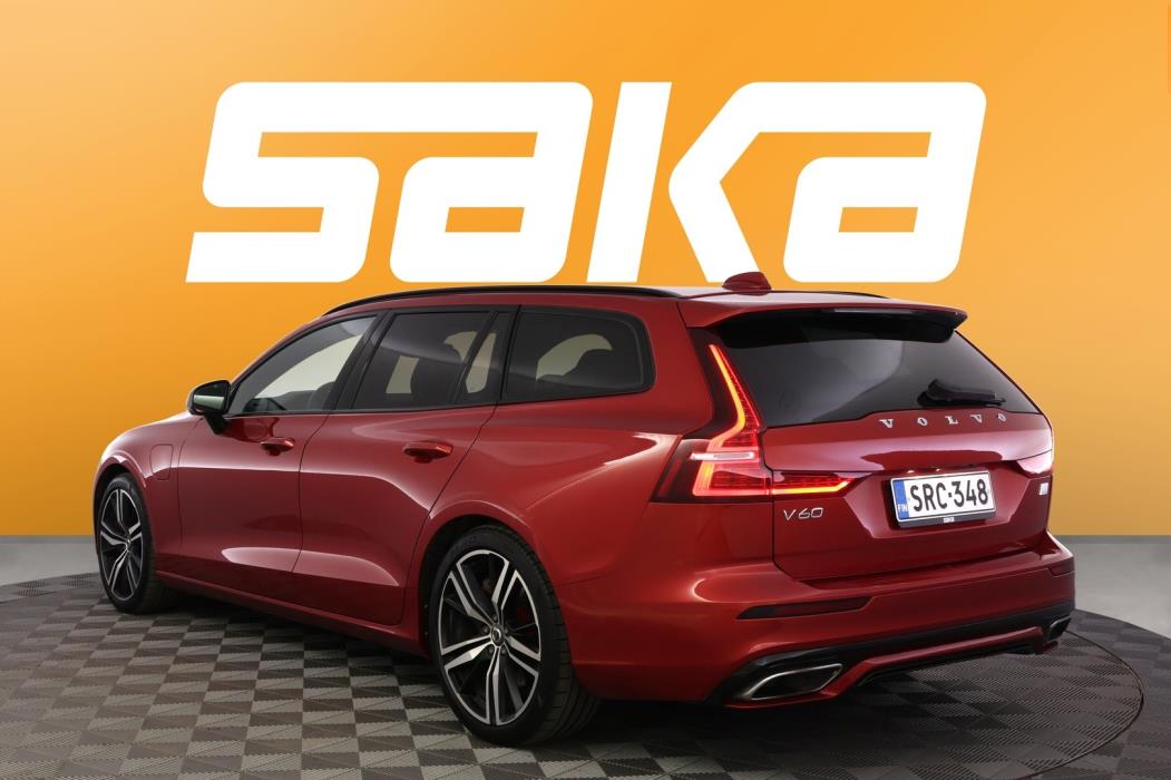 VOLVO V60 2021