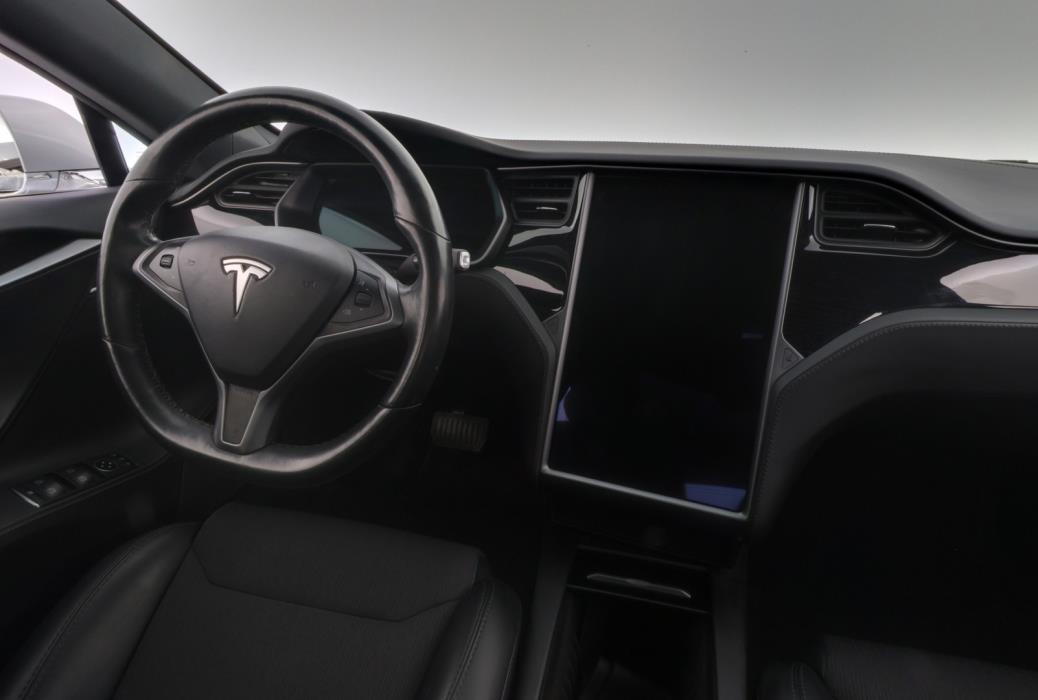 TESLA Model S 2018