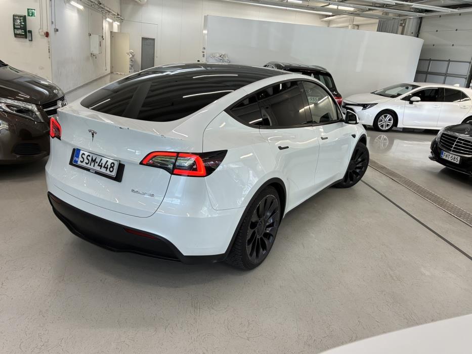 TESLA Model Y 2022