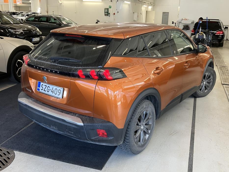 PEUGEOT e-2008 2022