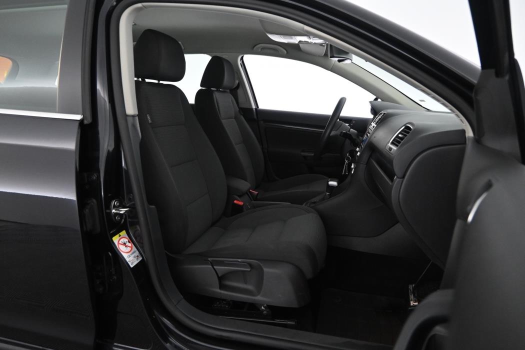 VOLKSWAGEN Golf 2011