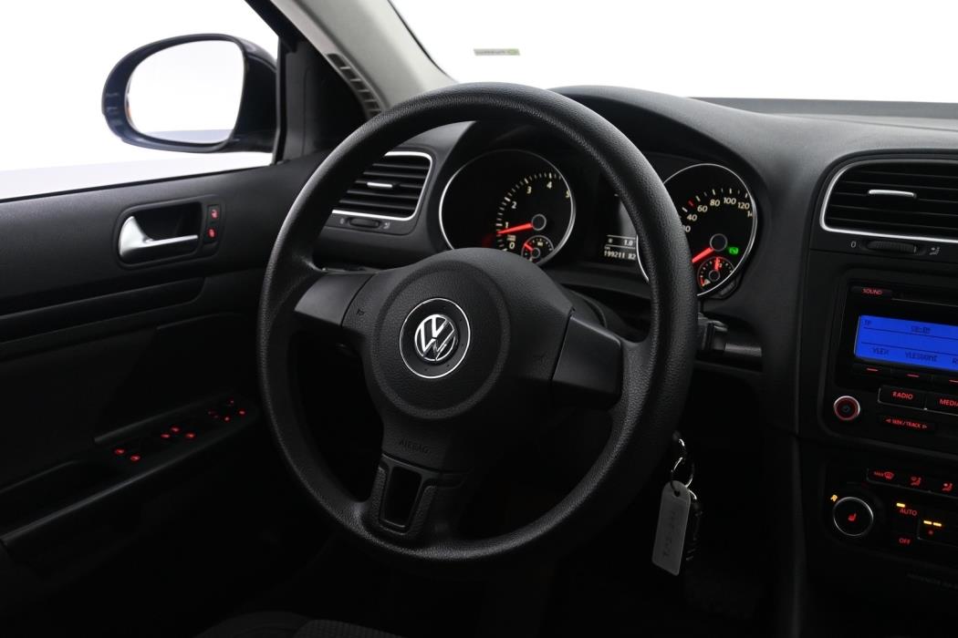 VOLKSWAGEN Golf 2011