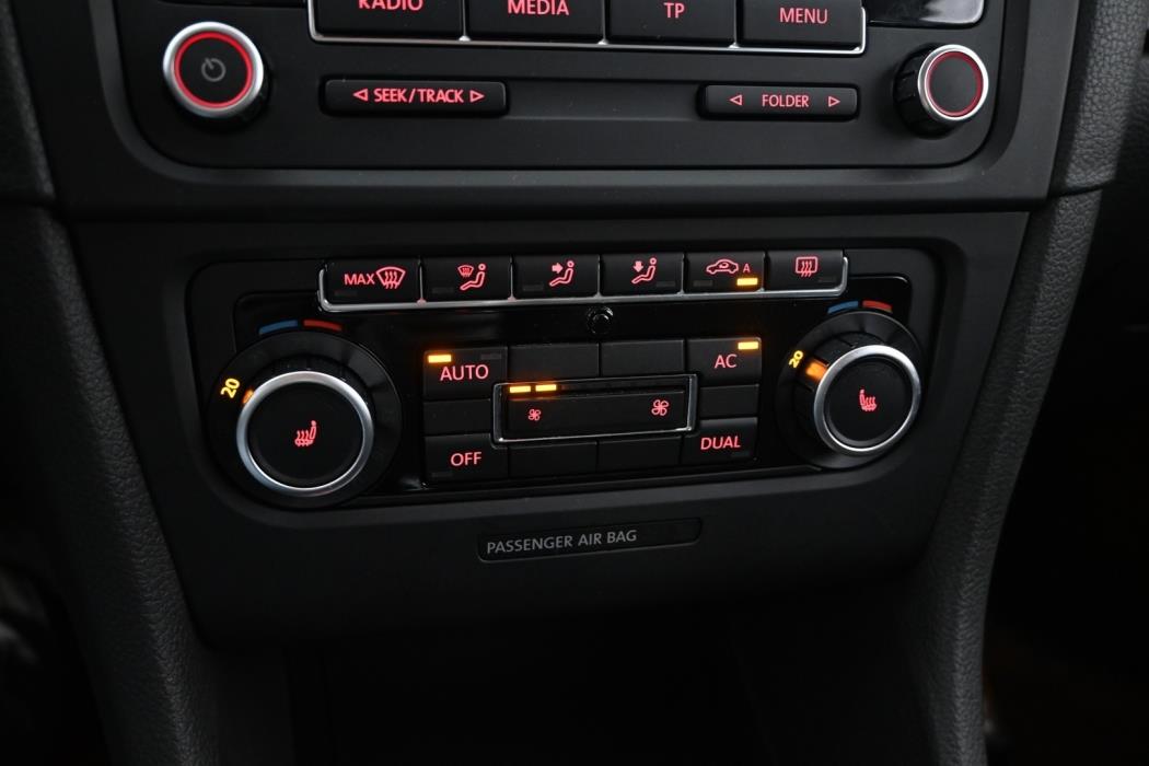 VOLKSWAGEN Golf 2011