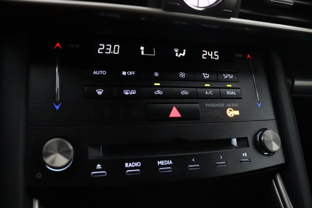 LEXUS IS 2017
