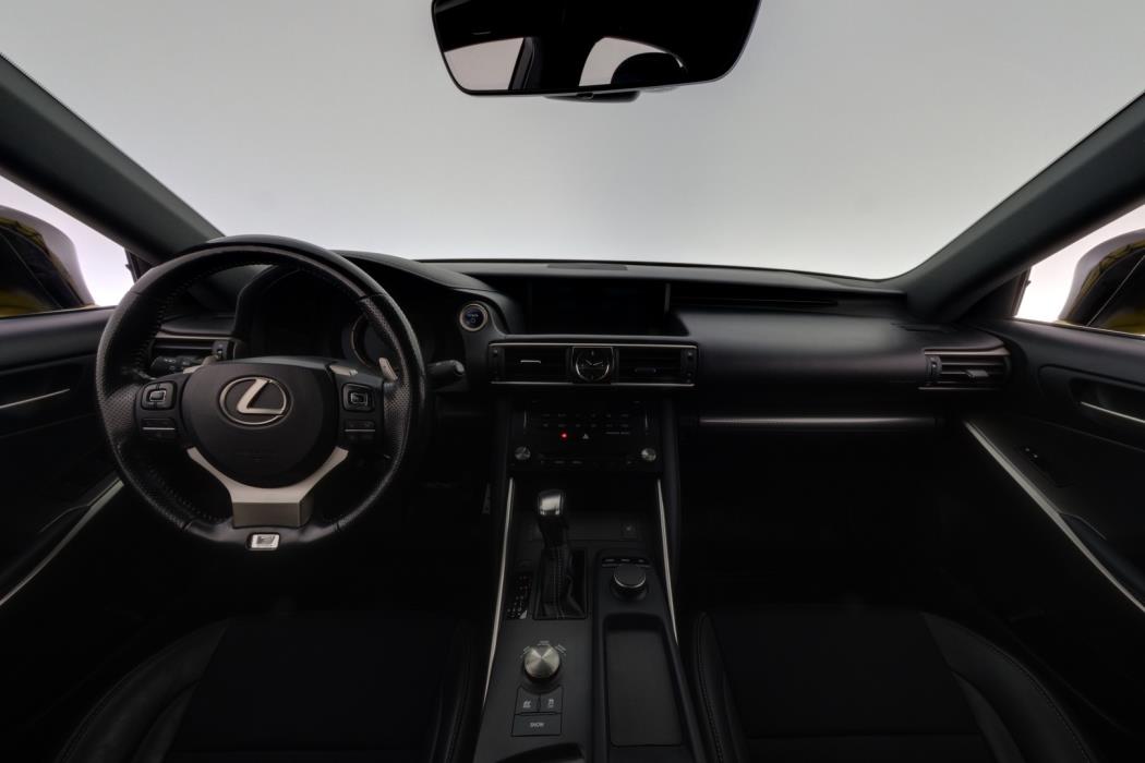 LEXUS IS 2017