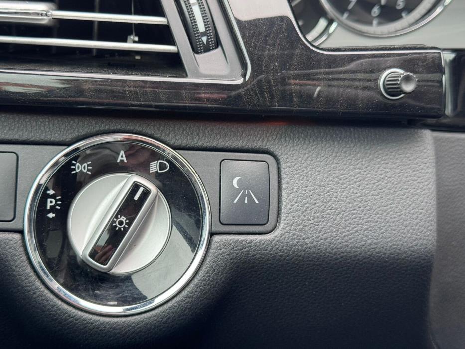 MERCEDES-BENZ E 2010